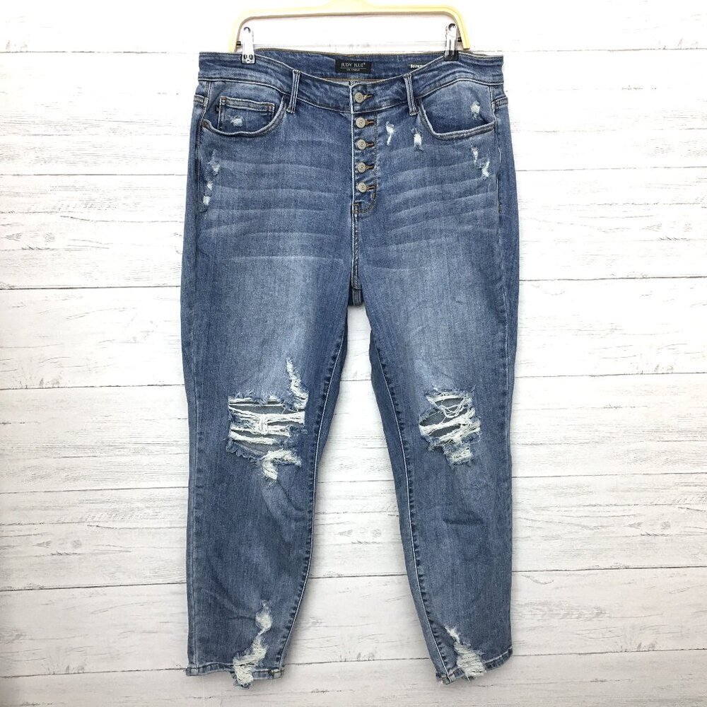 Judy Blue Jeans Boyfriend Fit Distressed Button Fly size 18W length 29"
